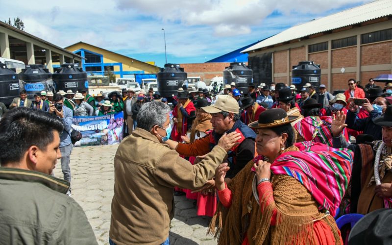 Gobierno entrega ayuda a 18 municipios golpeados por la sequía en La Paz
