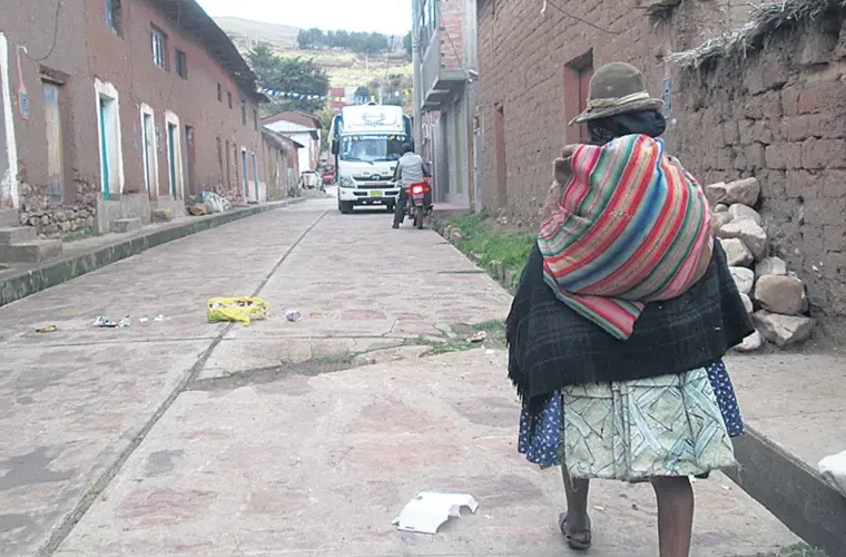 El norte del lago Titicaca sufre por el aumento de vías ilegales de contrabando