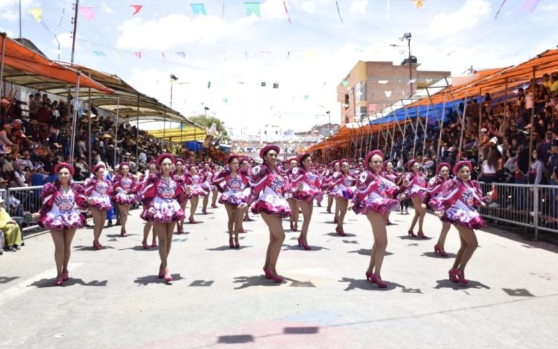 Carnaval de Oruro: Conjuntos observaron el abandono de las fuerzas del orden y la invasión de la ruta