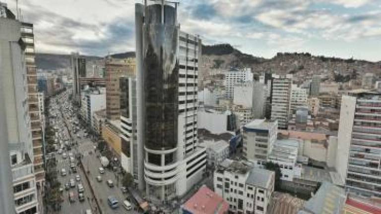 Bonos soberanos de Bolivia se hunden por el descenso de las Reservas, según Bloomberg