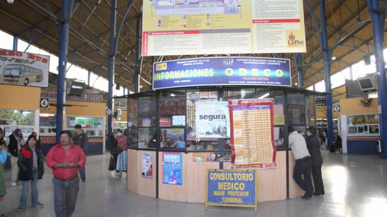 Restablecen viajes a Perú desde la terminal de buses de La Paz