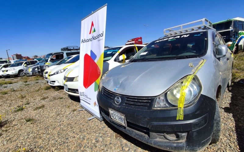Aduana comisa en La Paz 40 vehículos indocumentados valuados en Bs 5,4 millones