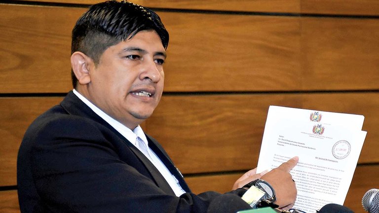 Diputado Cuéllar pide que Evo Morales corra la misma suerte que Gerardo García y sea expulsado de su confederación