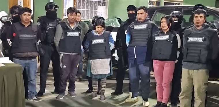 Muerte de Policía en Oruro permite descubrir a familia dedicada al contrabando de autos
