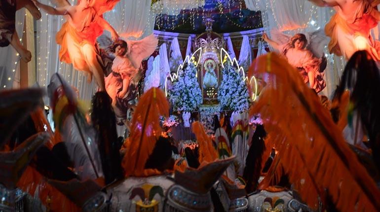 Los danzarines cumplen su promesa y llegan ante la Virgen de Urkupiña