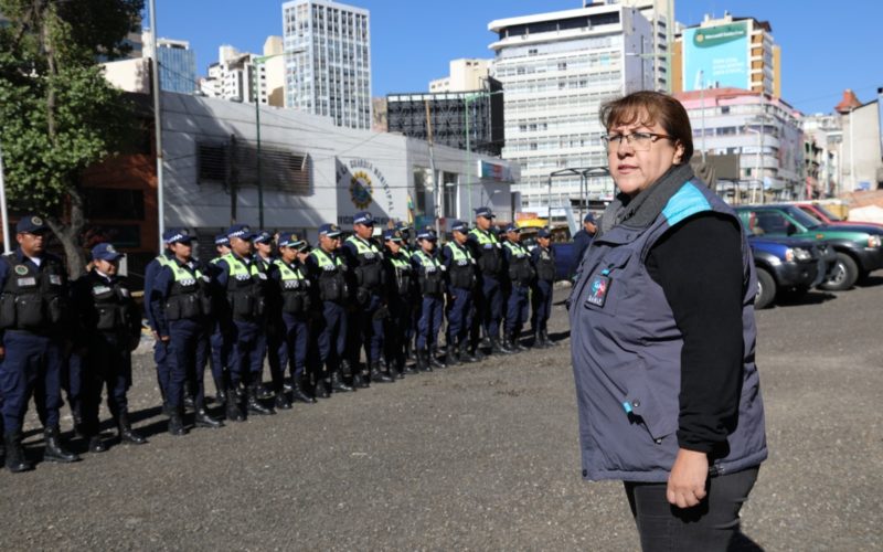 Por primera vez, una mujer asume como la Jefa de la Guardia Municipal de La Paz