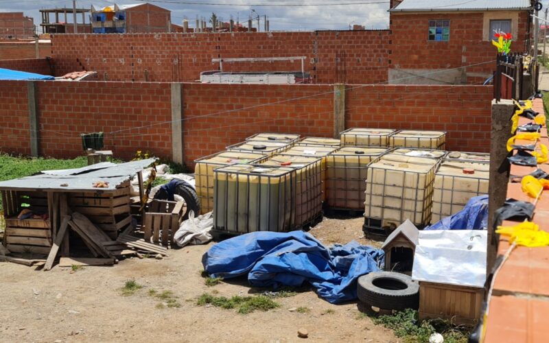 Intervienen en Viacha una vivienda donde se almacenaban 6.000 litros de combustible de forma ilegal