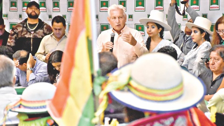 Costas impulsa desde Cochabamba estrategia rumbo a elecciones de 2025