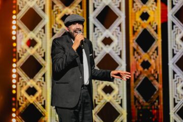 El dominicano Juan Luis Guerra triunfa en los Grammy Latinos en Miami