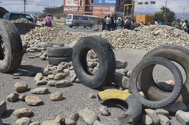 Tras el desbloqueo de Parotani el país reporta 16 puntos obstruidos, 15 están en Cochabamba