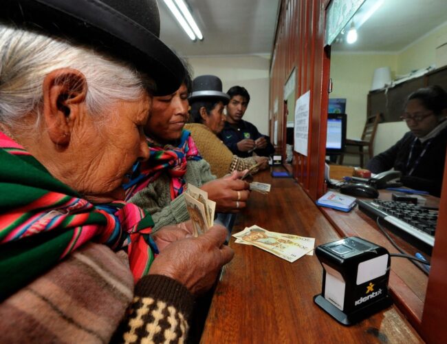 Desde el viernes, más de 44.000 jubilados cobrarán sus pensiones con incremento