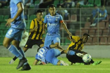 Con un efectivo Triverio, el Tigre golea a Blooming en el debut de Zago