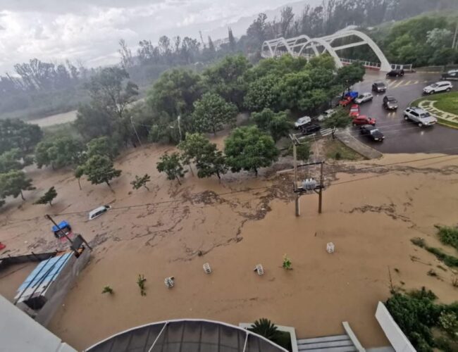 Torrenciales lluvias y granizo causan estragos en Tarija