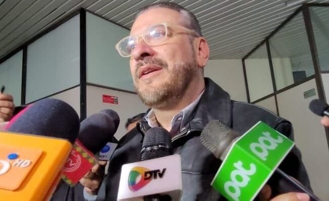 Calvo dice que está dispuesto ser compañero de fórmula de Reyes Villa