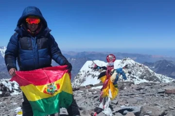 Ayaviri conquista la montaña más alta de Sudamérica: el Aconcagua en Argentina