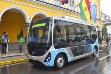 Quantum niega sobreprecio en bus eléctrico