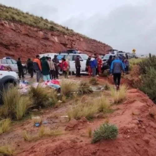 Gran parte de las víctimas del accidente en la carretera Potosí – Oruro será enterrada este miércoles